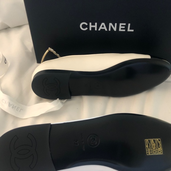 Chanel Flats - Picture 2 of 4